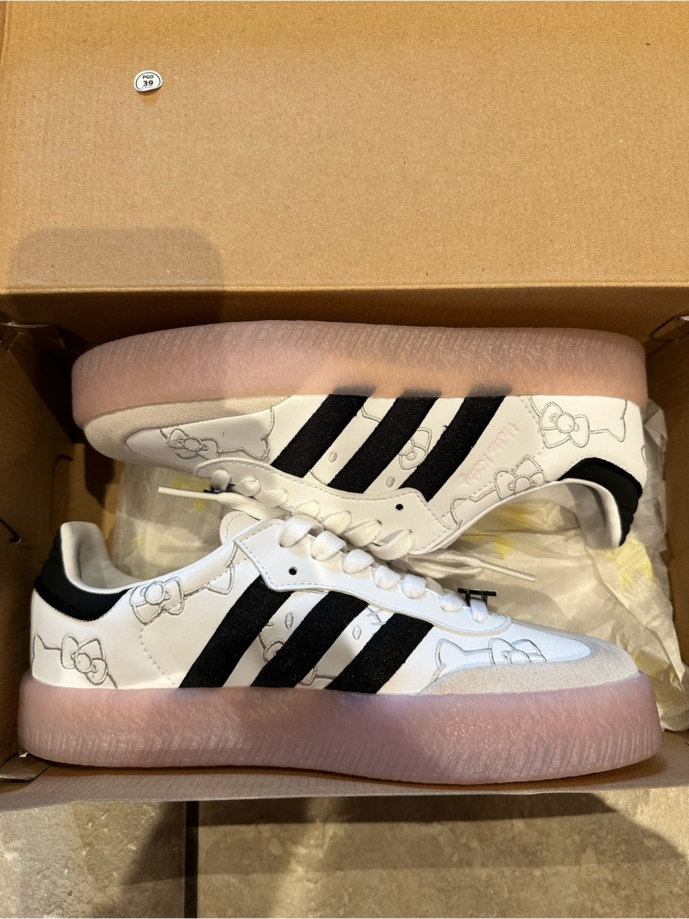 HELLO KITTY ADIDAS Sambae ❤ - Picture 5 of 7